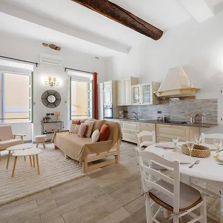 Evasion A Menton, Vieille *