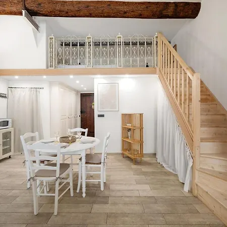 Evasion A Menton, Vieille Appartement *