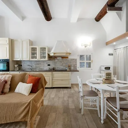 évasion à Menton, Vieille *