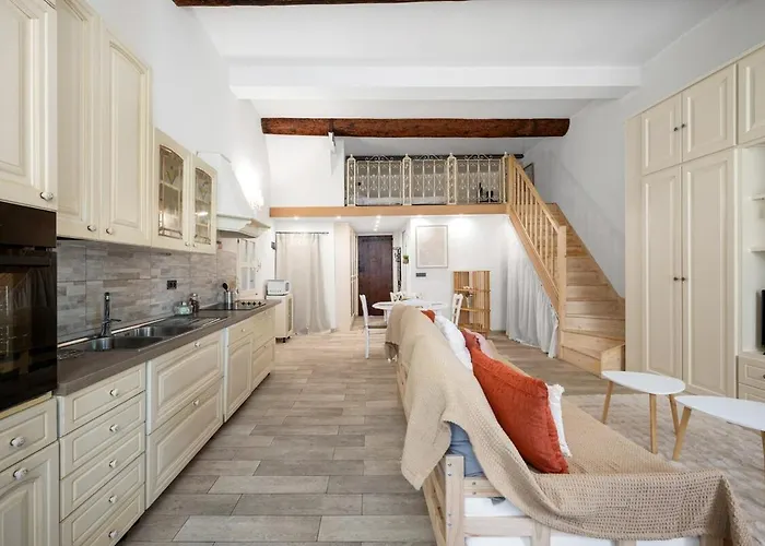 Evasion A Menton, Vieille *