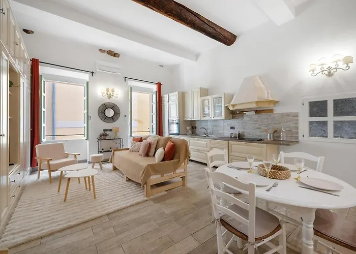 Evasion A Menton, Vieille *