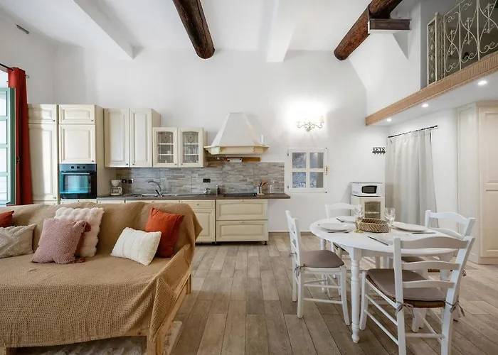 évasion à Menton, Vieille *