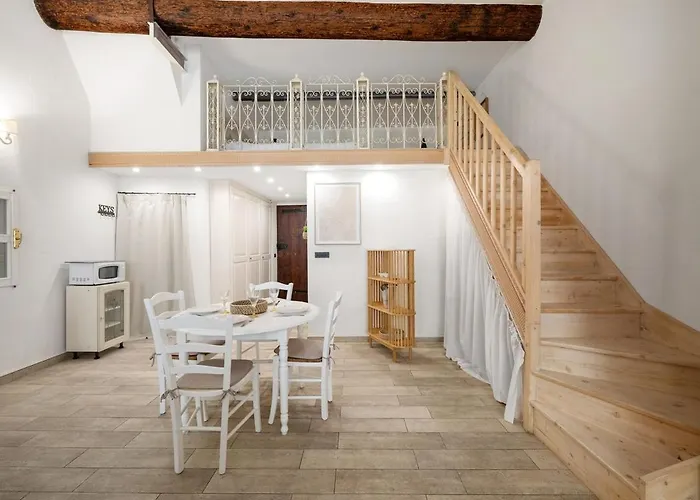 Evasion A Menton, Vieille Apartment *