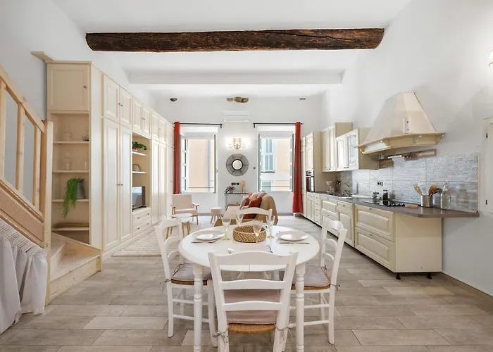 Evasion A Menton, Vieille *