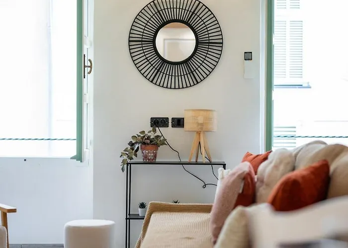 Evasion A Menton, Vieille Apartment *